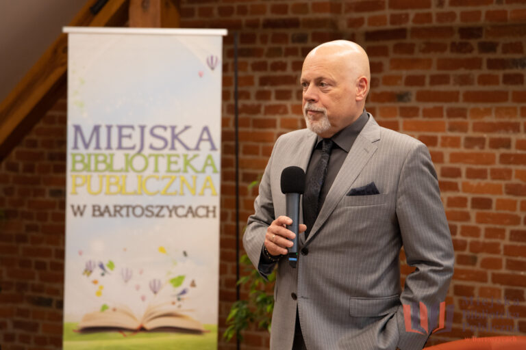 Spotkanie autorskie z markiem krajewskim