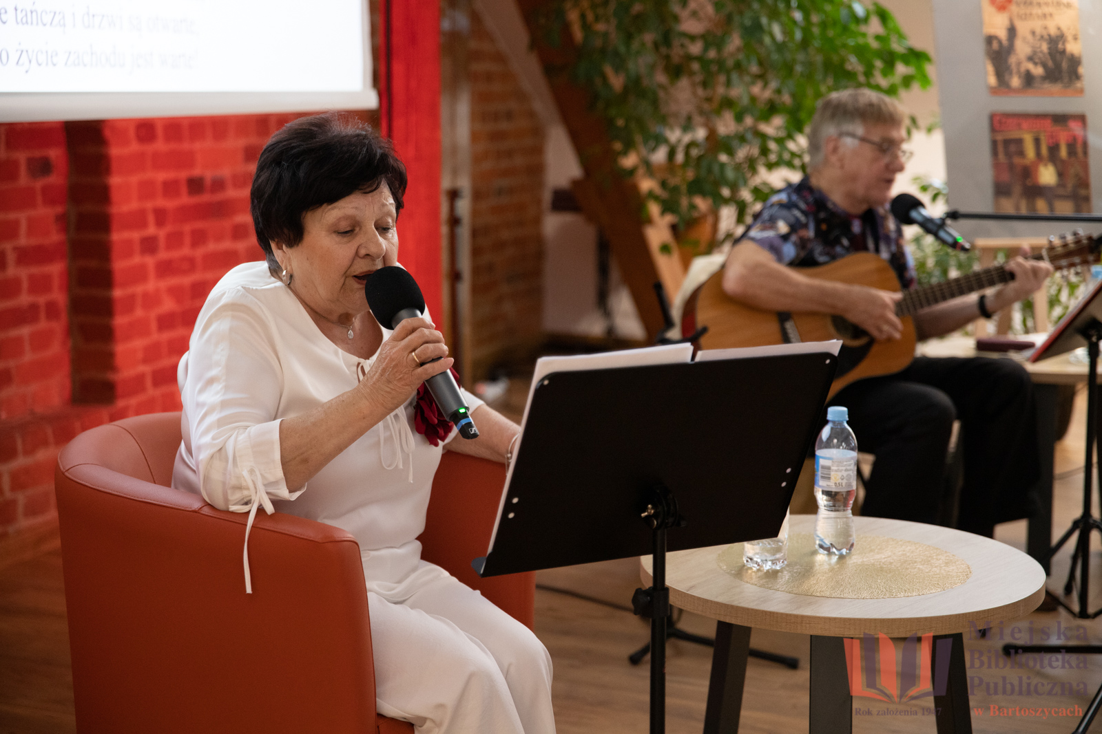 Sentymentalna podróż w rytmie dawnych przebojów