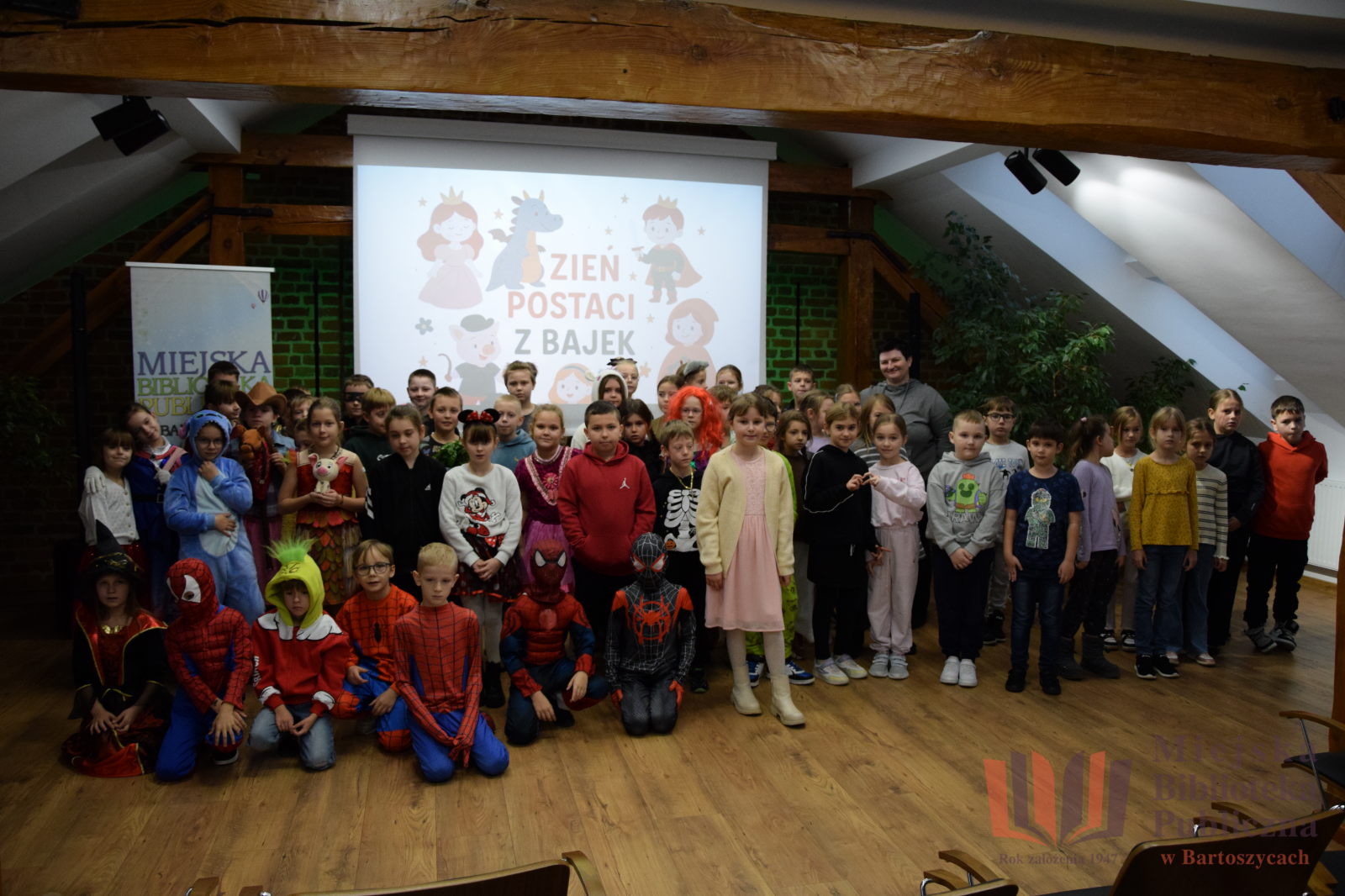 W świecie bajek – biblioteczne obchody Dnia Postaci z Bajek