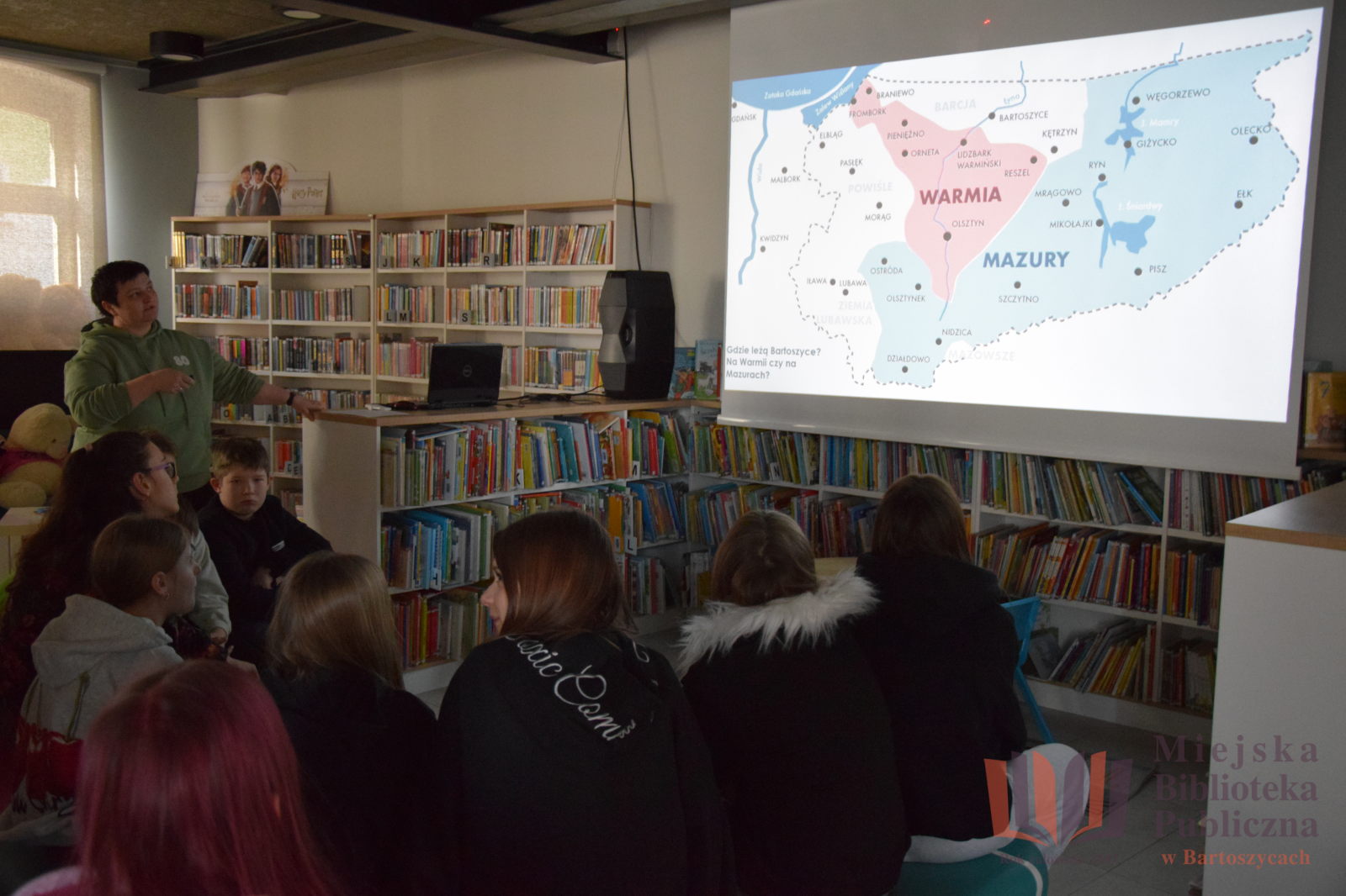 Śladami historii Bartoszyc – wizyta klasy V w naszej Bibliotece