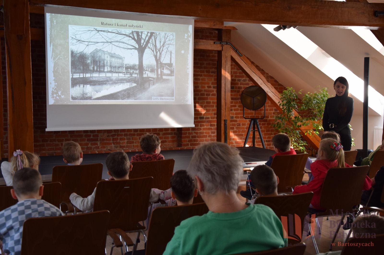 Małe kroki w wielką historię – przedszkolaki odkrywają dzieje Bartoszyc